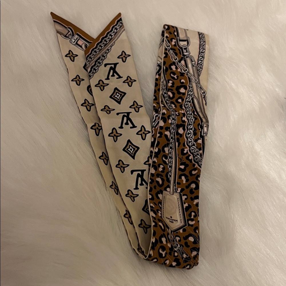 Louis Vuitton Brown and Black Leopard Twilly